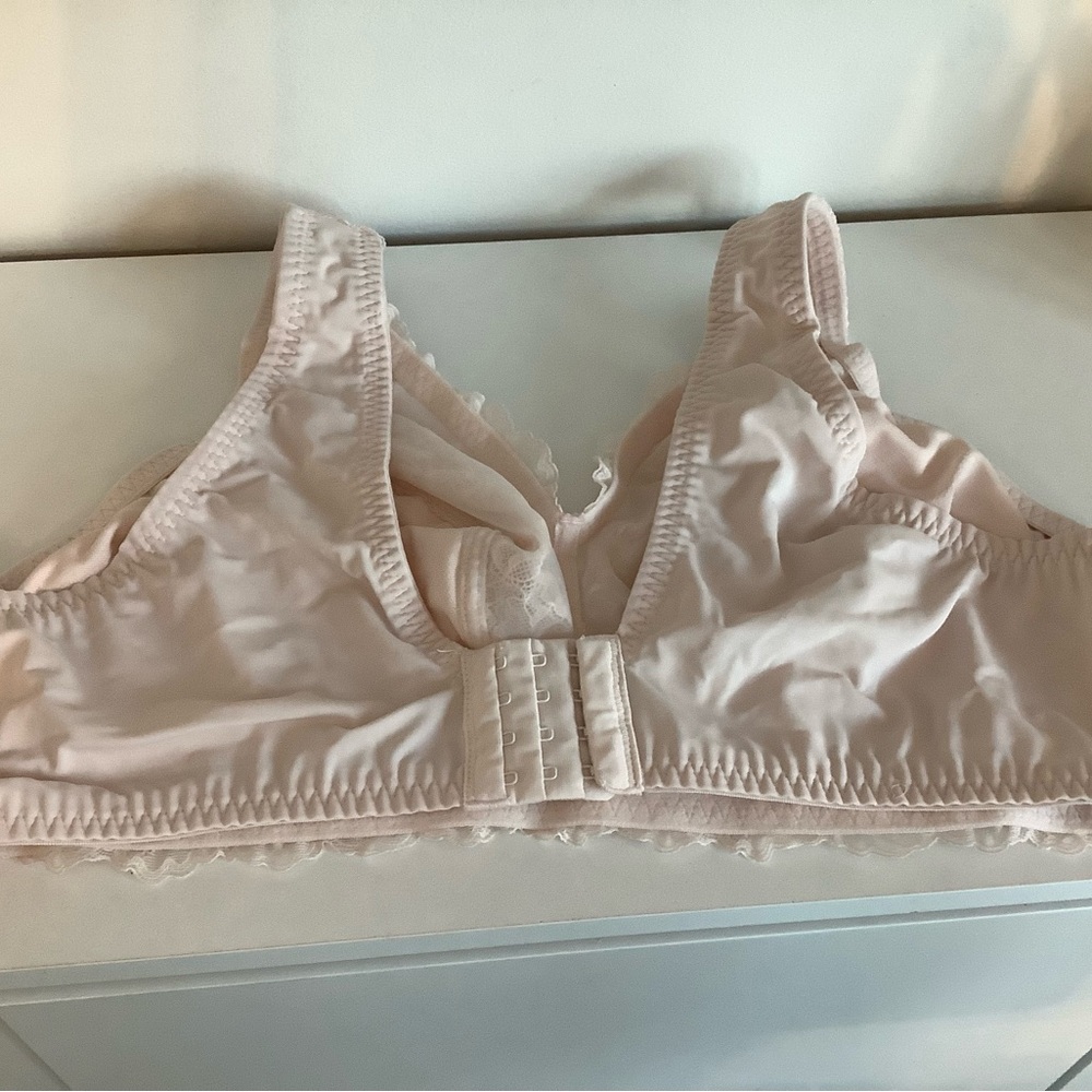 Set of 3 Breezies Soft Pink Lace Bralettes size 2X - Picture 7 of 9